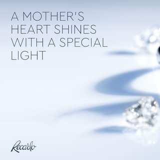 Potrebbe essere un'immagine raffigurante gioielli e il seguente testo "A MOTHER'S HEART SHINES WITH A SPECIAL LIGHT Recardo"